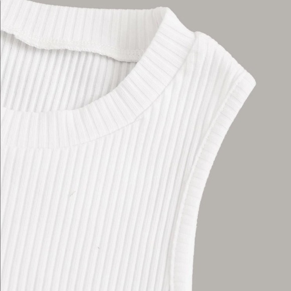 solid ribbed cropped tank top - Picture 4 of 5